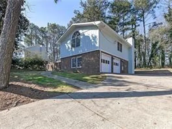 1038 Seven Springs Cir, Marietta, GA 30068