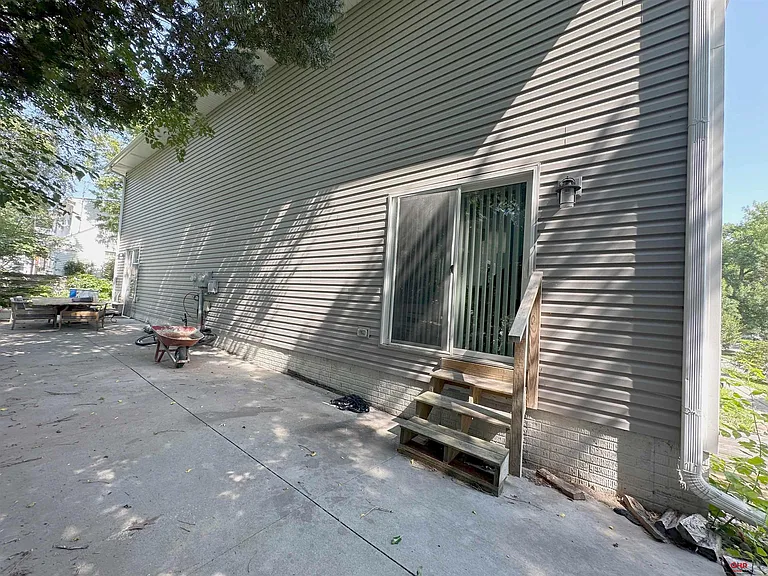 3445 S St — Photo 44
