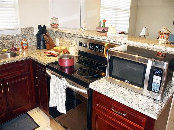 4th image of 2400 NE 10th St APT 403