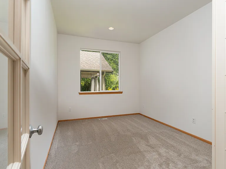 9448 S 196th Pl — Photo 10