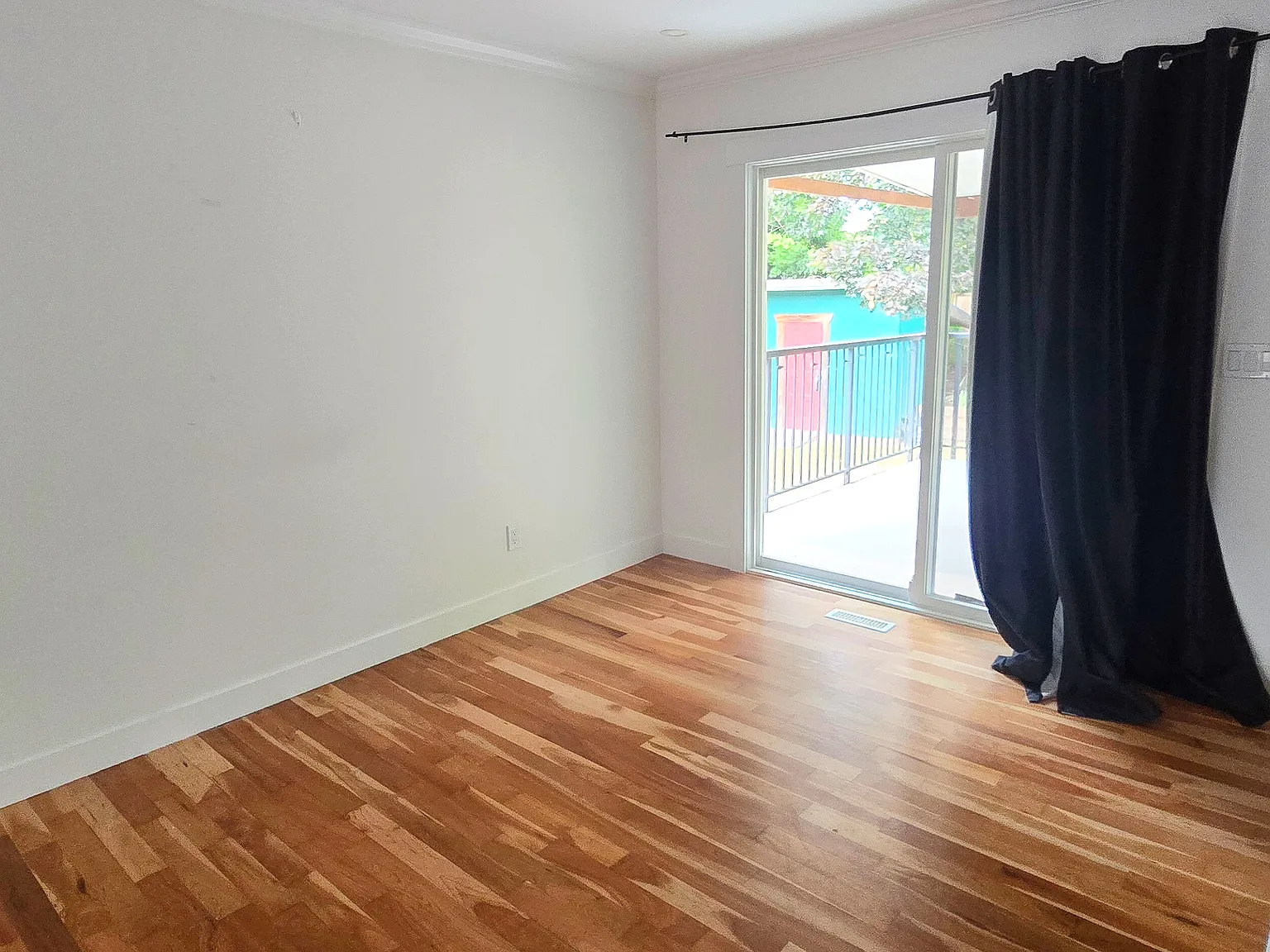 6 bed, 1969 sqft, $4,500 — Photo 4