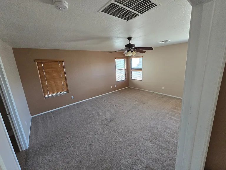 3205 W Pleasant Ln — Photo 16