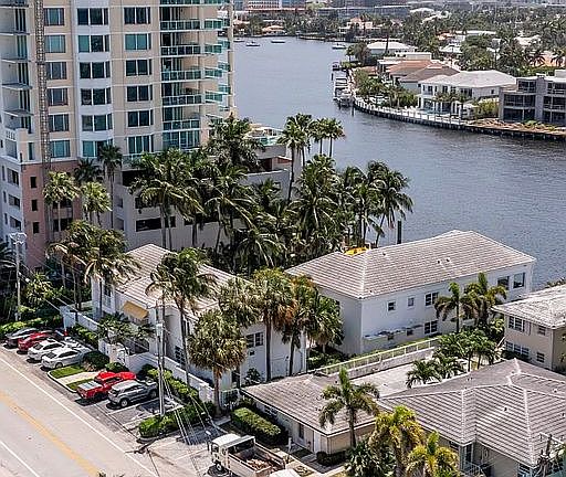 4th image of 3049 Harbor Dr