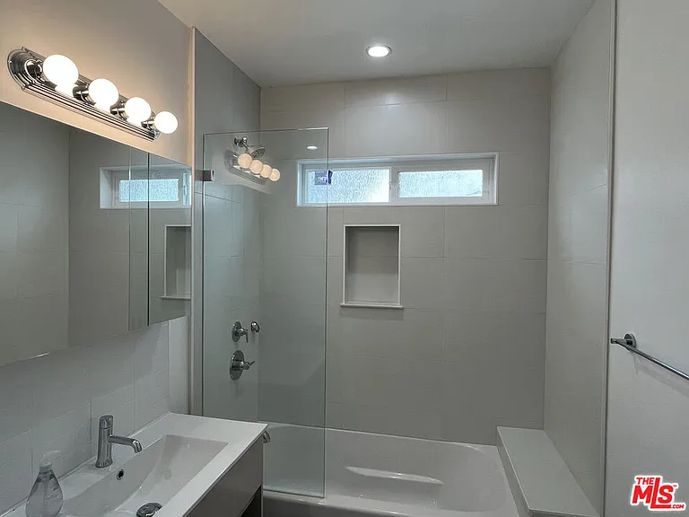 2335 Prosser Ave — Photo 10