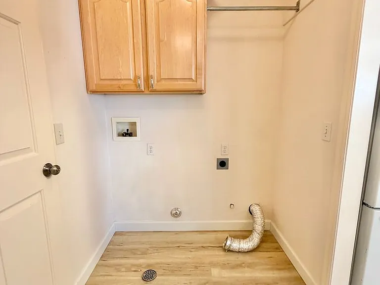 498 N 300 W — Photo 22