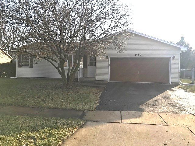 1st image of 980 Blackhawk Dr