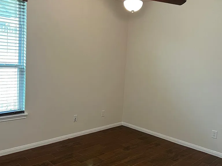 1238 S Maple Dr — Photo 10