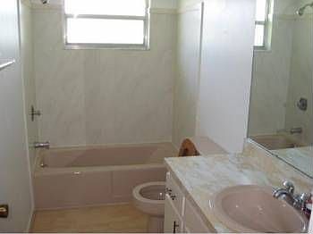 4th image of 4518 Hennemann St