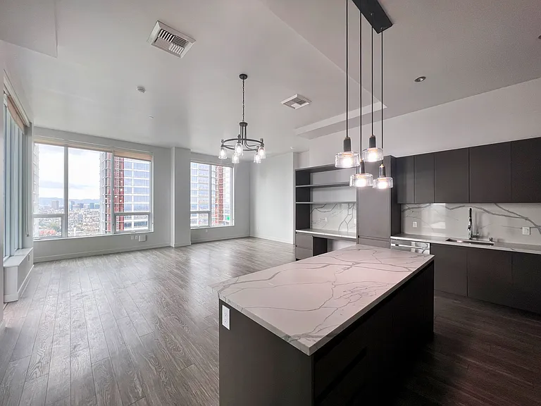 1133 S Hope St — Photo 10