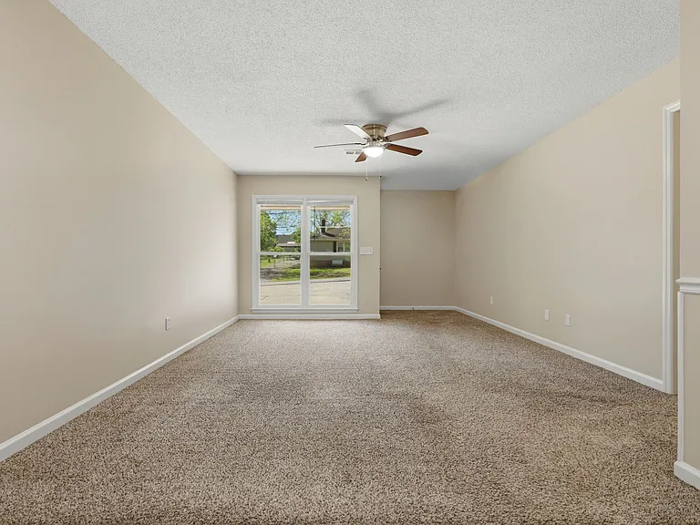 1402 Catherine Dr #A — Photo 5