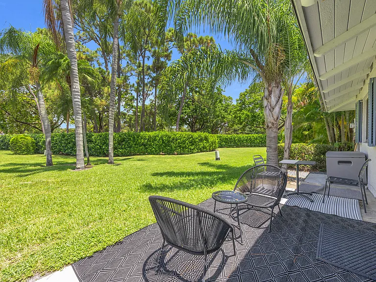 836 Club Dr — Photo 30