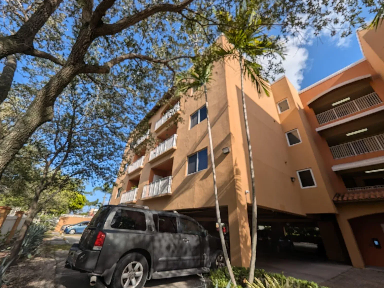 2 bed, 2.0 bath, 1048 sqft, $2,250 — Photo 2