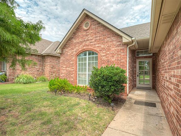 2nd image of 325 Crossland Ct