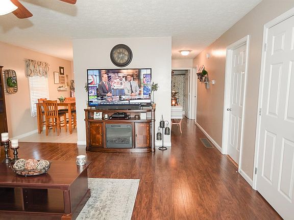 2nd image of 136 Stone Creek Dr