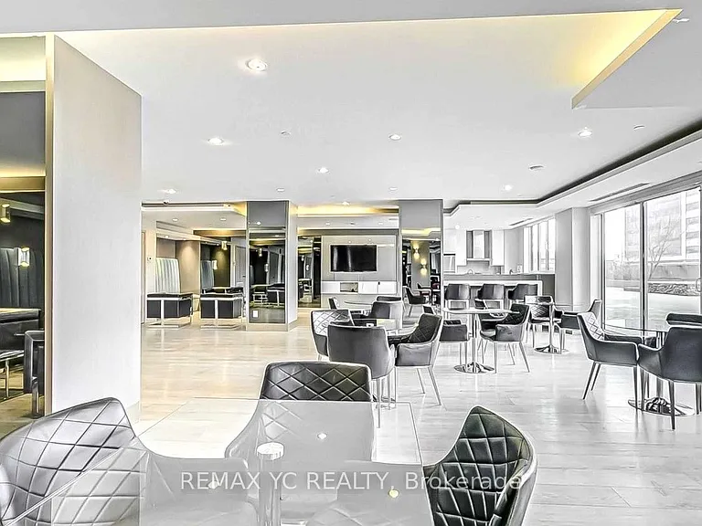 7165 Yonge St #1007 — Photo 25