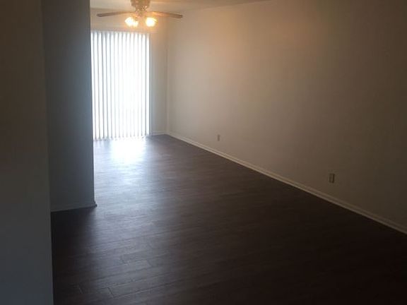 2nd image of 4400 Eastridge Dr APT 5
