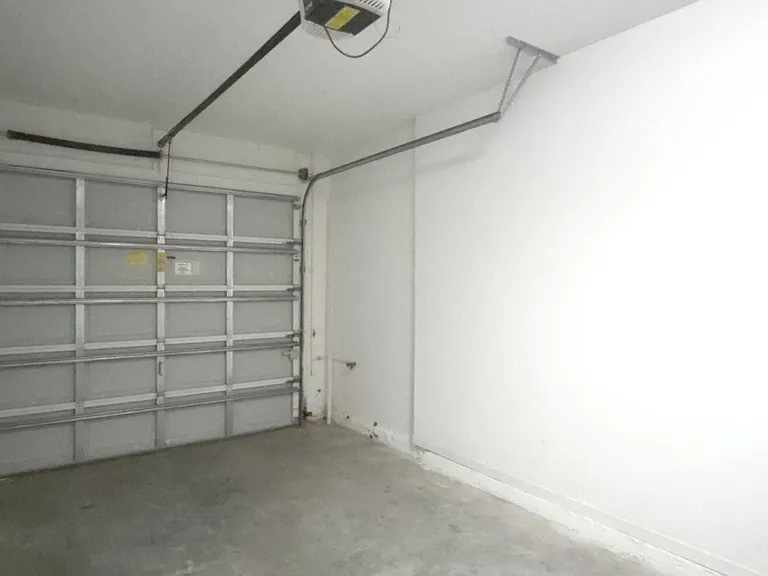 8208 Downpatrick Ct — Photo 32