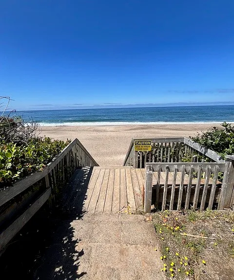 Landing to Beach access stairs_08032026