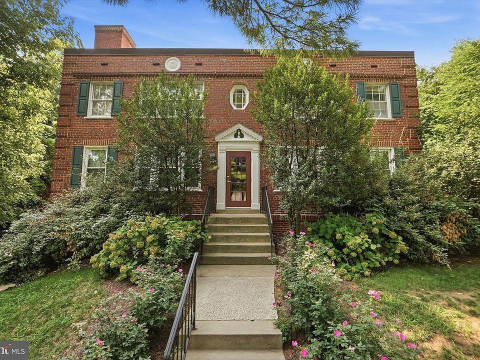 1st image of 1917 N Rhodes St APT 13