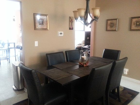 5th image of 833 Summit Creek Dr