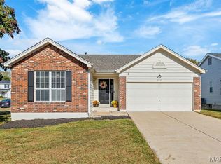 2527 Barrett Place Dr, Ballwin, MO 63021