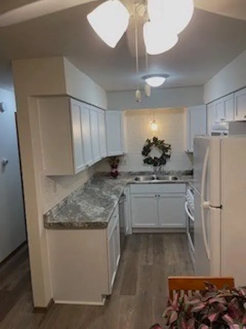 6830 W Kathleen Ct — Photo 2