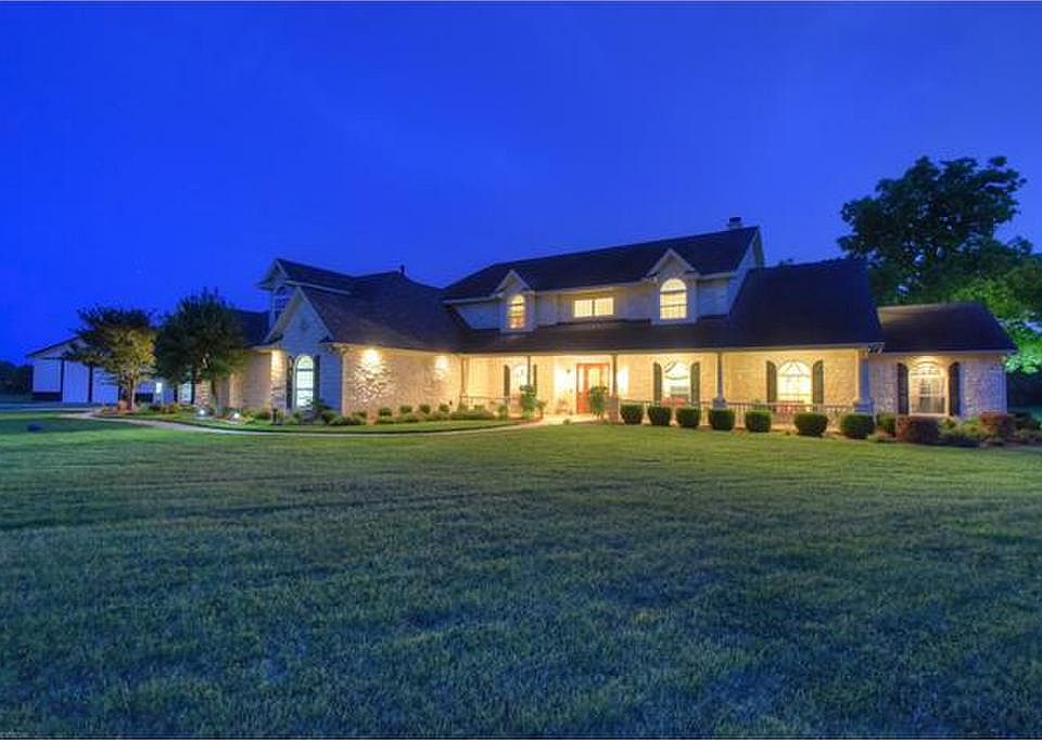 1st image of 509 W Creekbend Cv