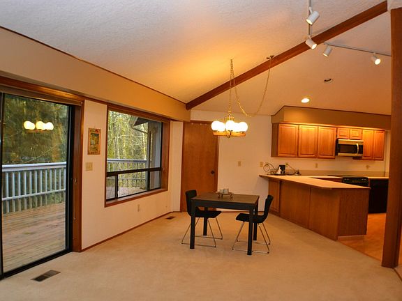 5th image of 3117 Dorchester Dr SW
