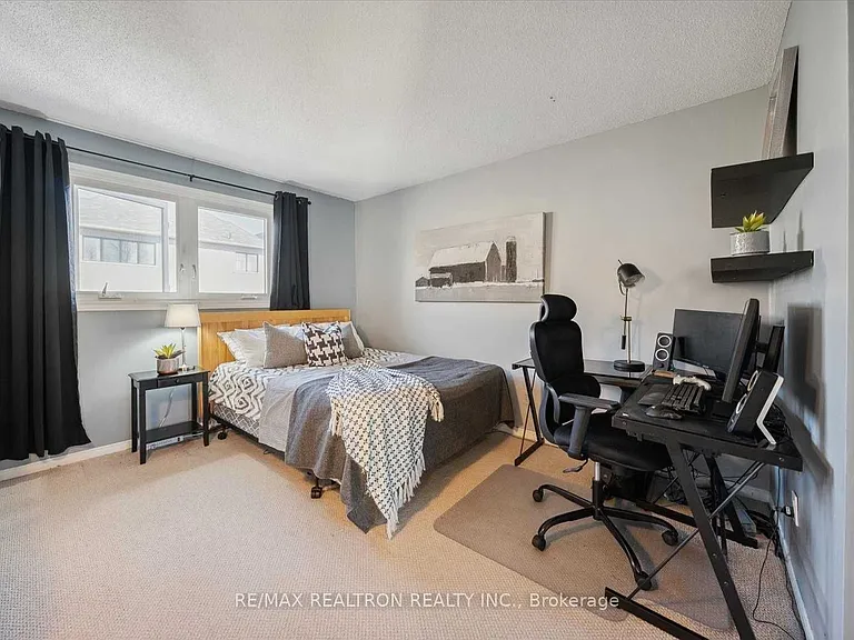 68 Flint Cres #UPPER — Photo 25