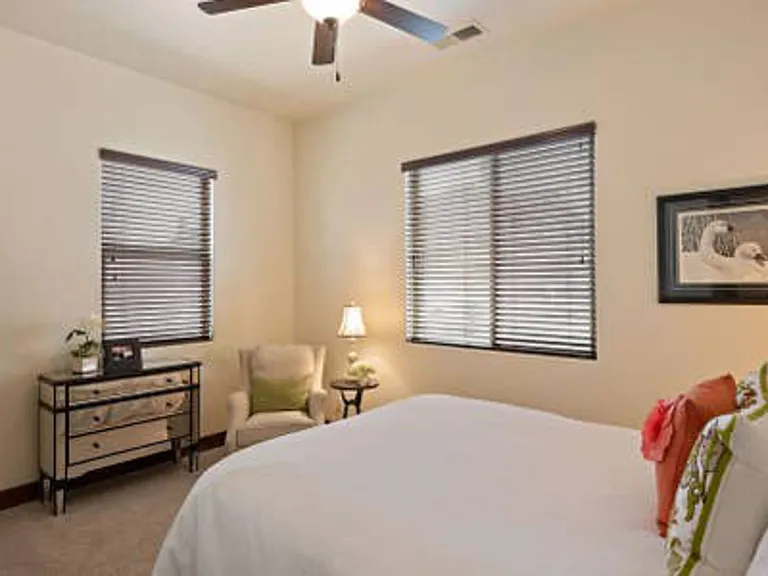 E Coral Ridge Dr — Photo 14