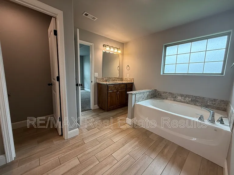 700 Gala Cir — Photo 14