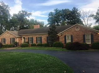 705 Country Club Dr, McMinnville, TN 37110