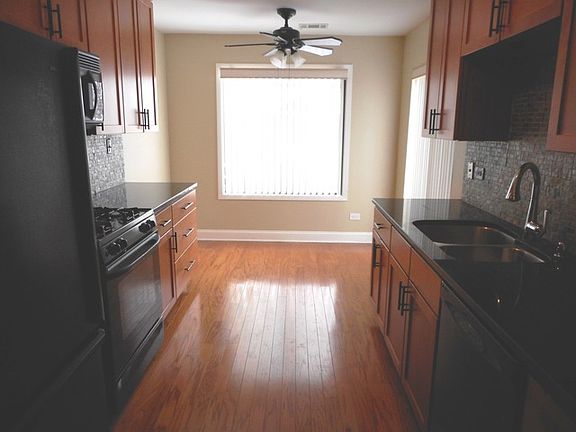 2nd image of 810 E Castle Ct APT 8