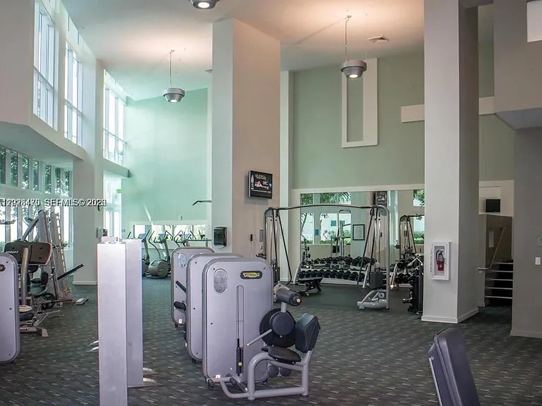 1900 N Bayshore Dr #2415 — Photo 3