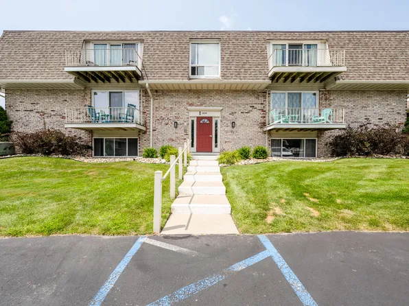 3618 Lakeshore Dr Unit 90-I3, Saint Joseph, MI 49085