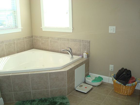 5th image of 3400 Langston Blvd