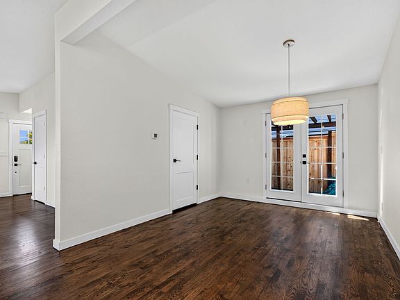 4th image of 5929 32nd Ave SW