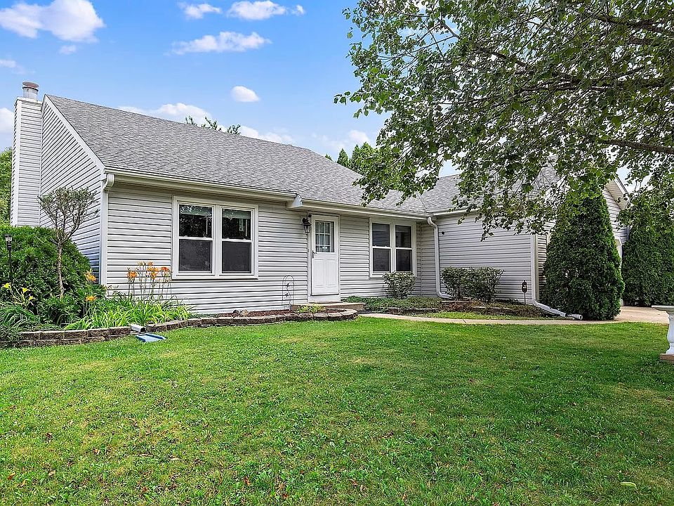 2nd image of 210 Somerset Dr