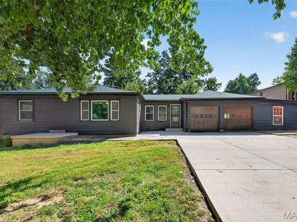 310 Cliff Cave Rd, Saint Louis, MO 63129