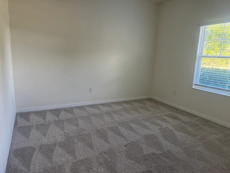 108 Boxwood Ln — Photo 14