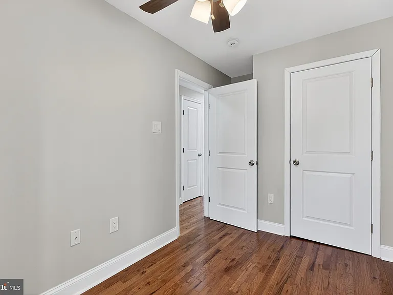 2543 Nicholas St — Photo 24