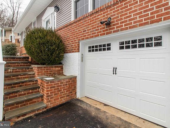 2nd image of 211 Lincoln Ave
