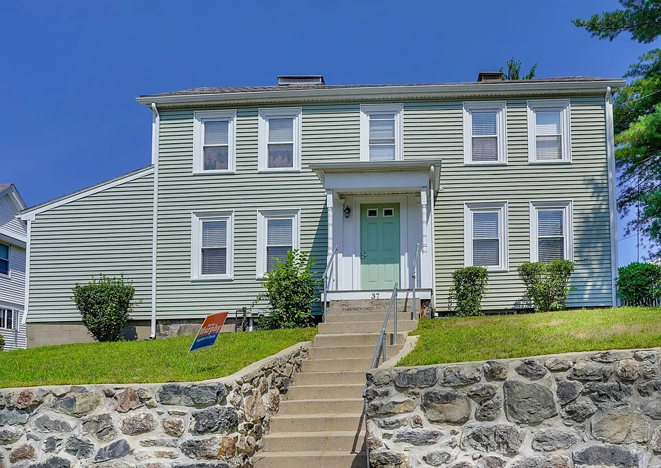 37 Spring St #2