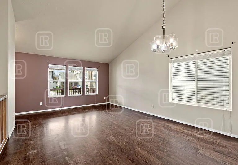 17509 E Nora Ln — Photo 3