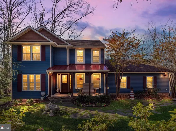868 Deer Ridge Dr, Westminster, MD 21158