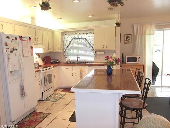 4th image of 1225 SE 21st Ter