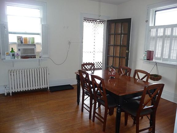 4th image of 242 Bellevue Ave APT C