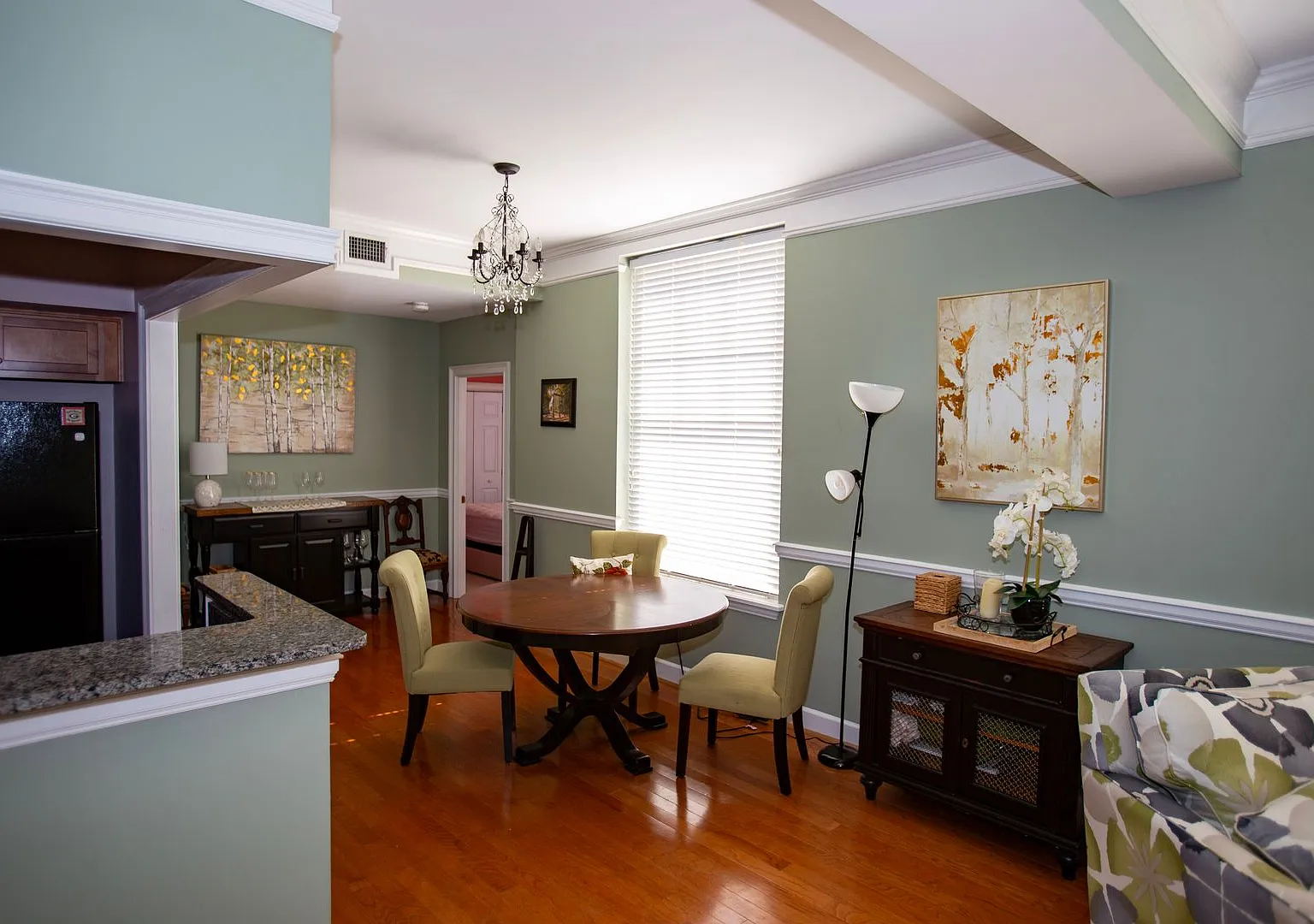1 bedroom in Downtown Athens! Walk to campus! — Photo 2