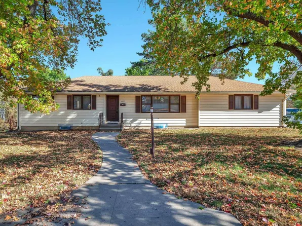 2250 SW Prairie Rd, Topeka, KS 66614