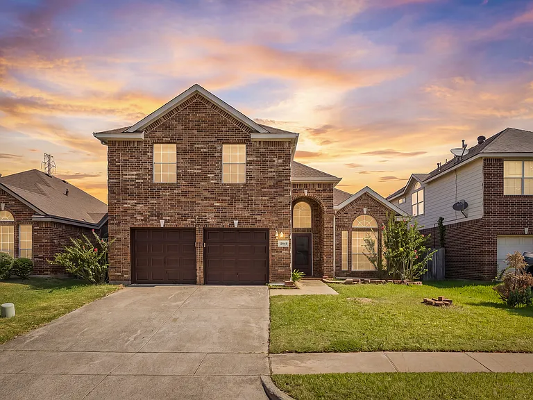 12945 Peach Tree Way — Photo 2